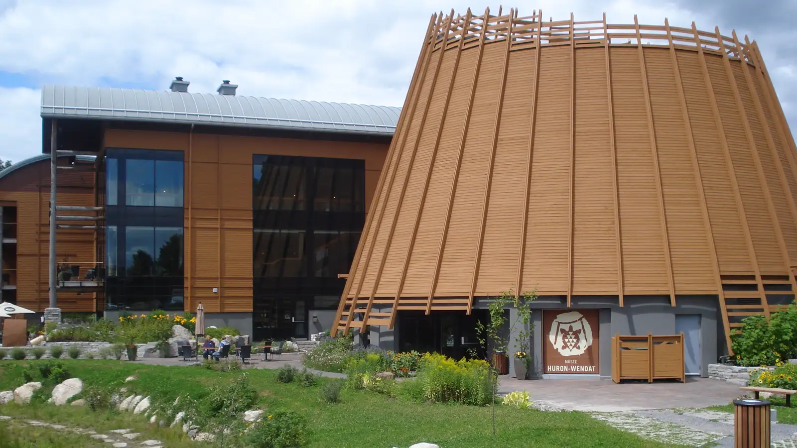 Hôtel-Musée Premières Nations, immersion culturelle
