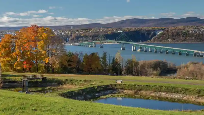 Île d'Orléans, charme rural et vignobles